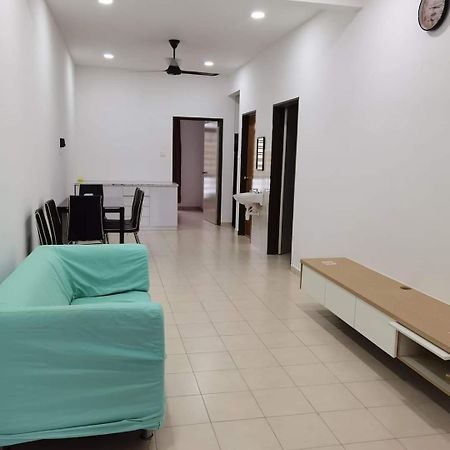 Infinity Homestay Bandar Cemerlang Ulu Tiram Εξωτερικό φωτογραφία
