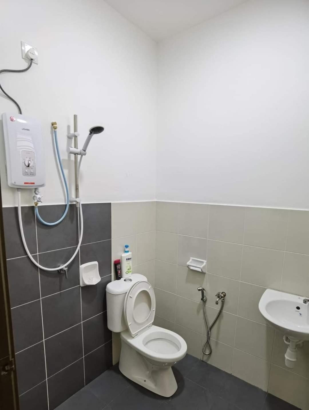 Infinity Homestay Bandar Cemerlang Ulu Tiram Εξωτερικό φωτογραφία