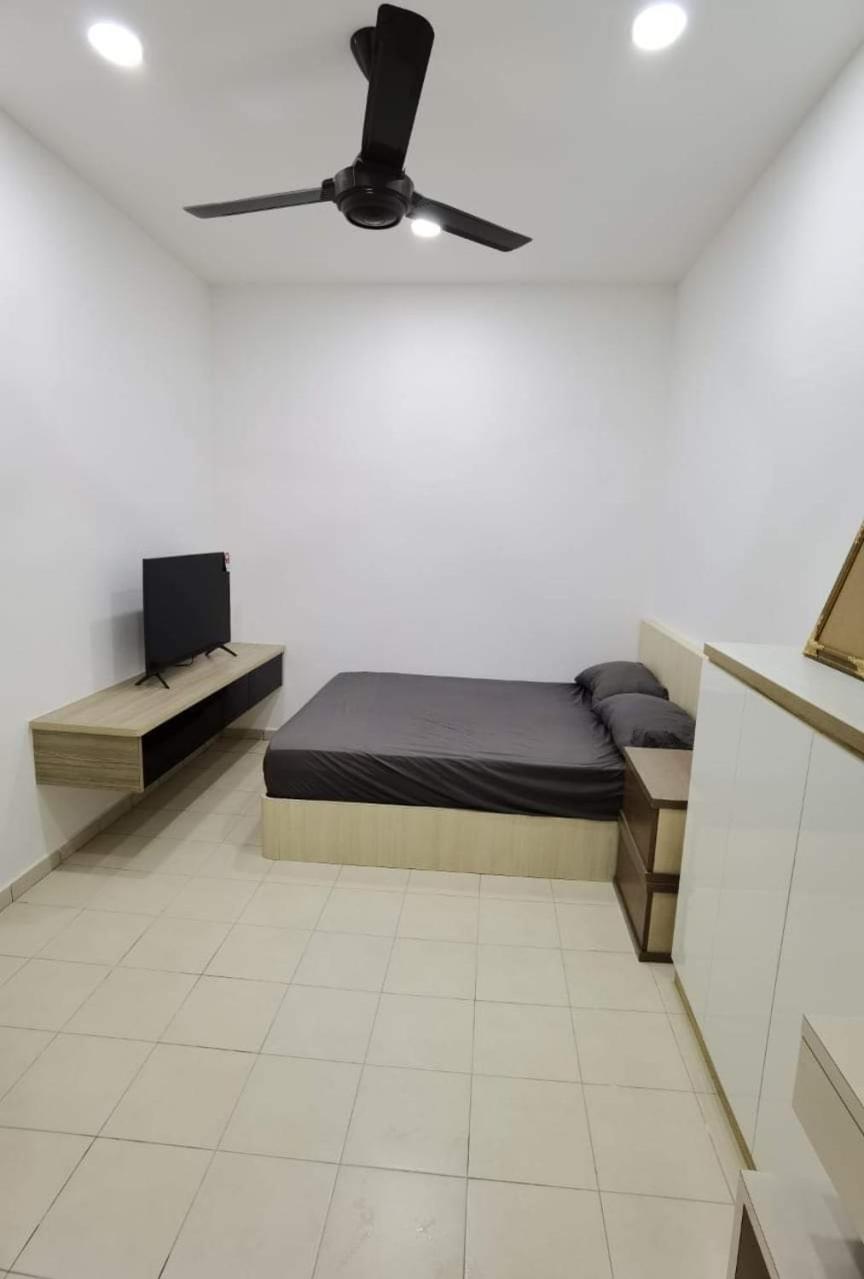 Infinity Homestay Bandar Cemerlang Ulu Tiram Εξωτερικό φωτογραφία